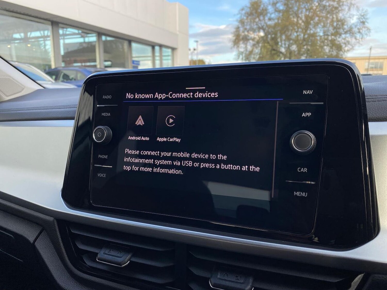 Used Volkswagen T-Roc 2025 for sale - 76142990: Photo 11