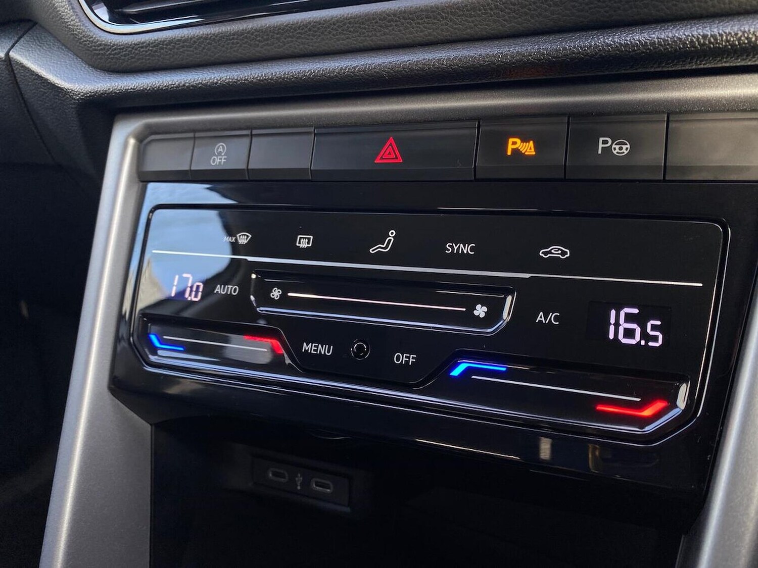 Used Volkswagen T-Roc 2025 for sale - 76142990: Photo 12