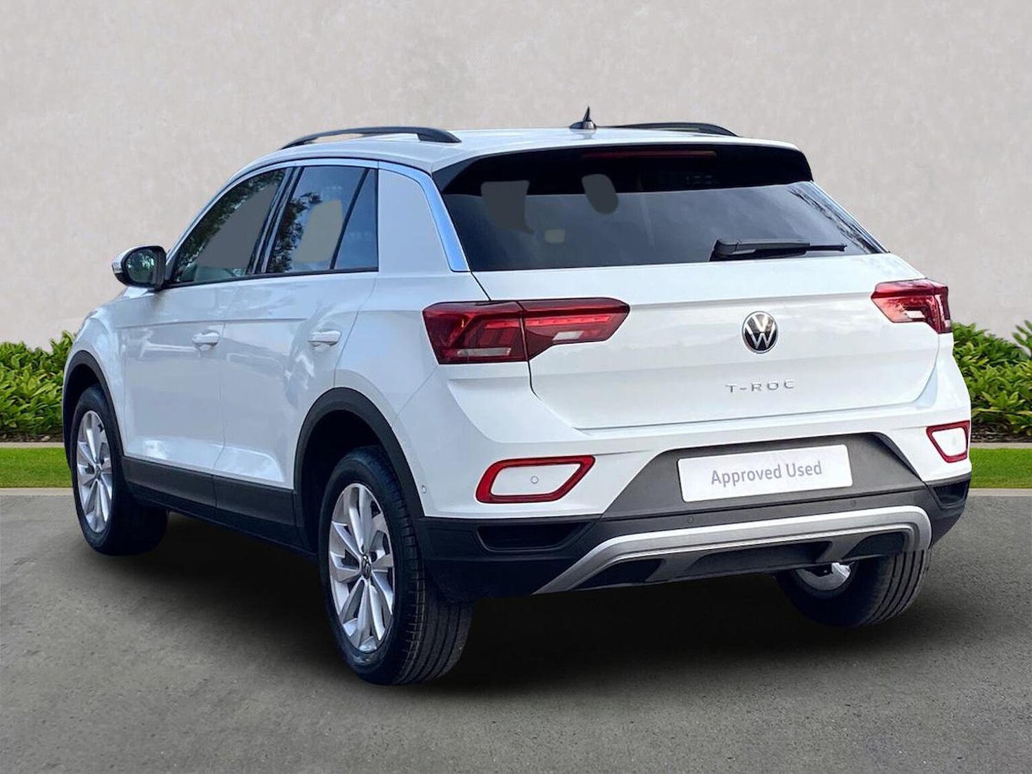 Used Volkswagen T-Roc 2025 for sale - 76142990: Photo 2