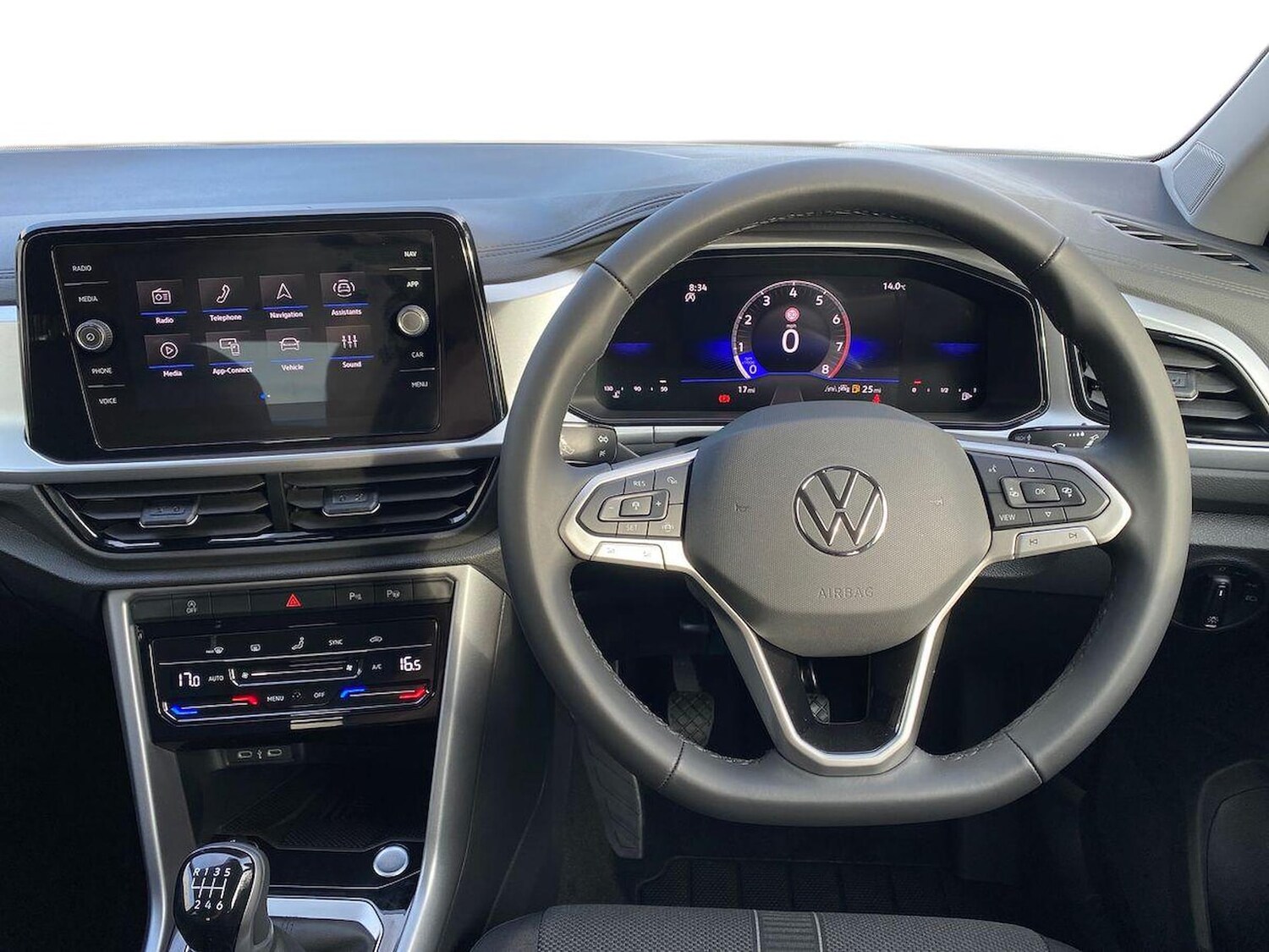 Used Volkswagen T-Roc 2025 for sale - 76142990: Photo 9