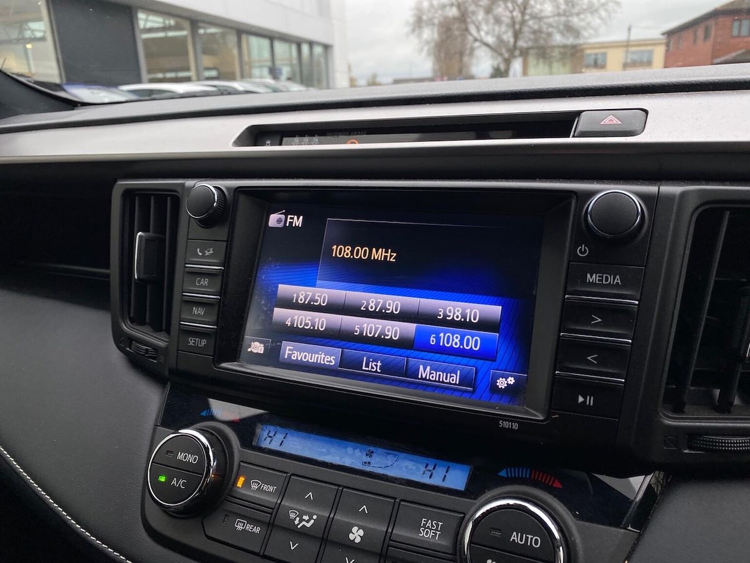 Used Toyota RAV4 2018 for sale - 76741240: Photo 12