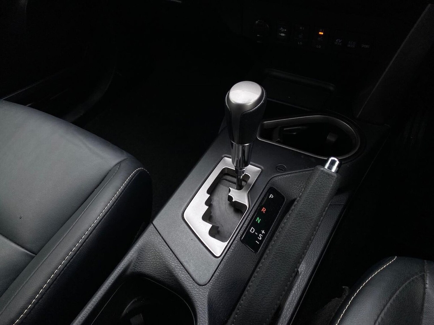 Used Toyota RAV4 2018 for sale - 76741240: Photo 14