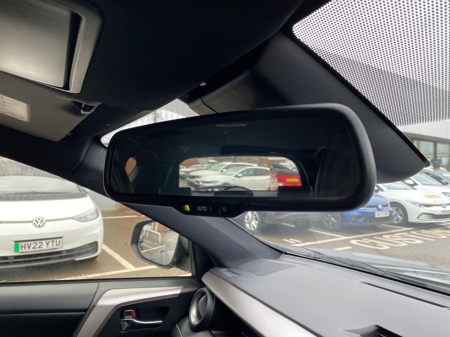 Used Toyota RAV4 2018 for sale - 76741240: Photo 15