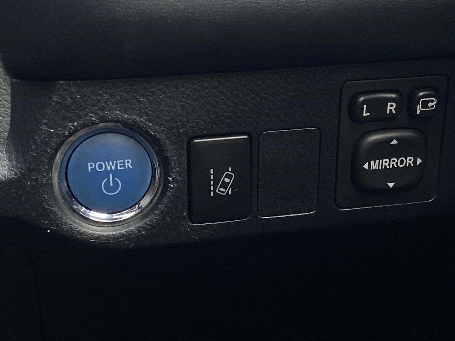 Used Toyota RAV4 2018 for sale - 76741240: Photo 23