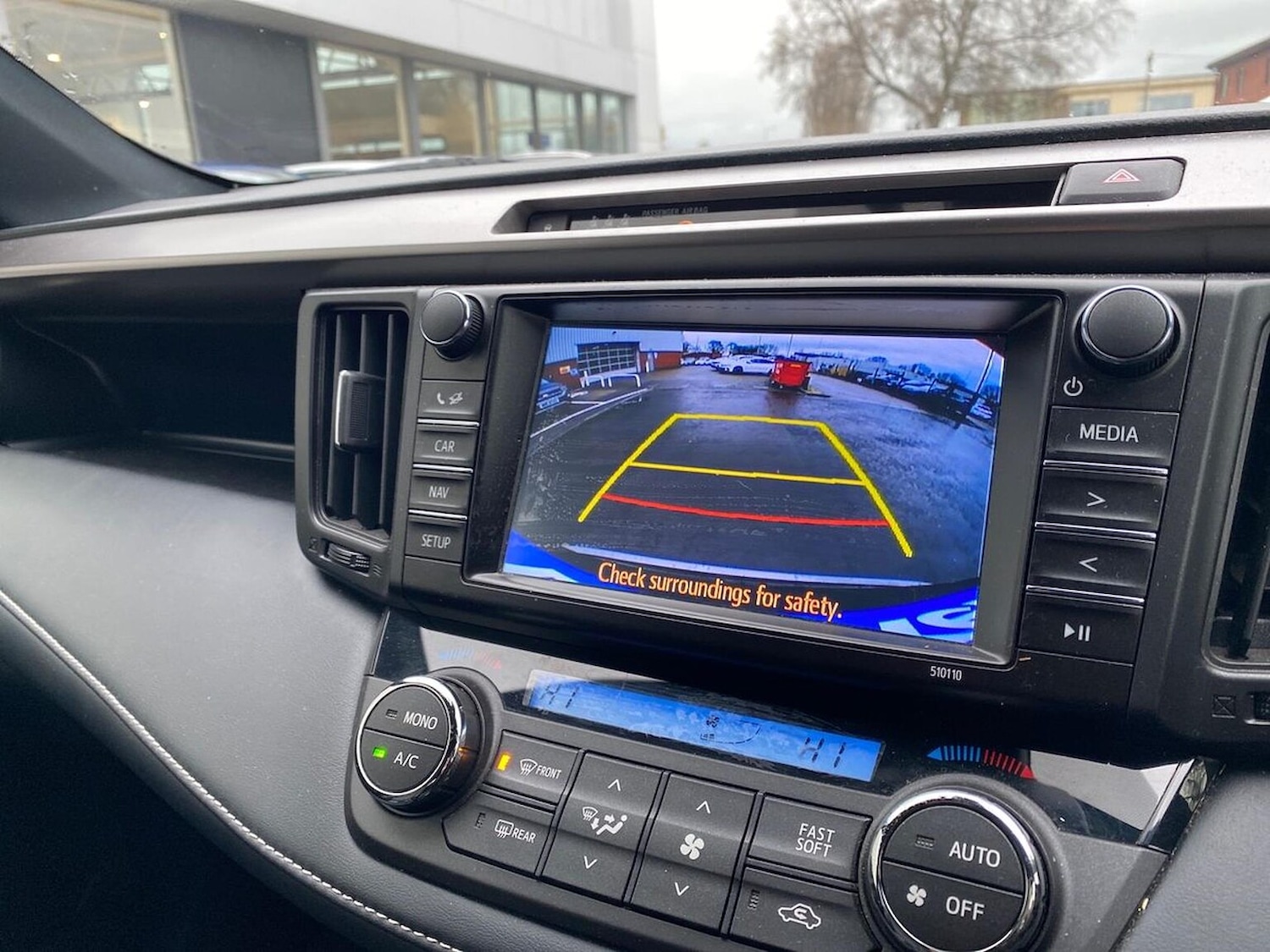 Used Toyota RAV4 2018 for sale - 76741240: Photo 24