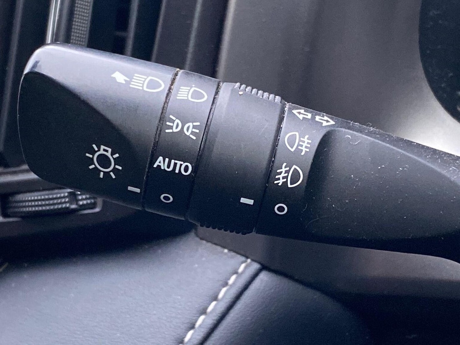 Used Toyota RAV4 2018 for sale - 76741240: Photo 30