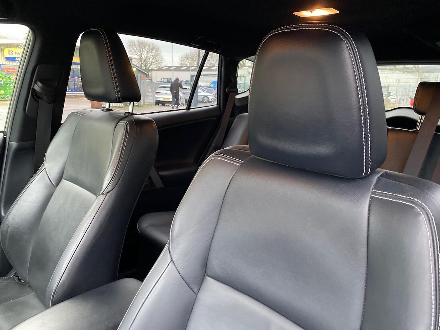 Used Toyota RAV4 2018 for sale - 76741240: Photo 31