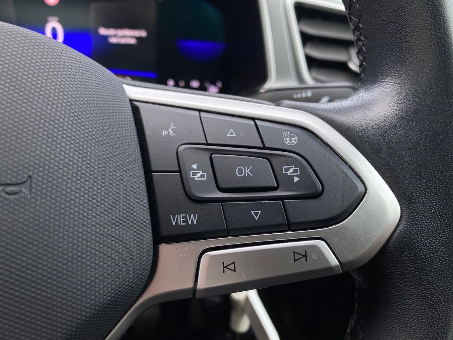 Used Volkswagen T-Roc 2022 for sale - 78195759: Photo 24