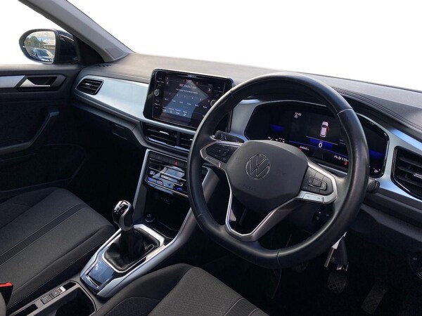 Used Volkswagen T-Roc 2023 for sale - 76070136: Photo 15