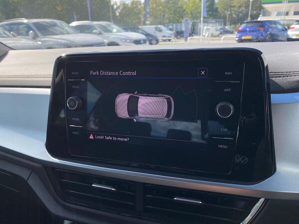 Used Volkswagen T-Roc 2023 for sale - 76070136: Photo 21