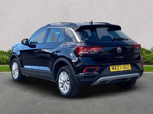 Used Volkswagen T-Roc 2023 for sale - 76070136: Photo 2