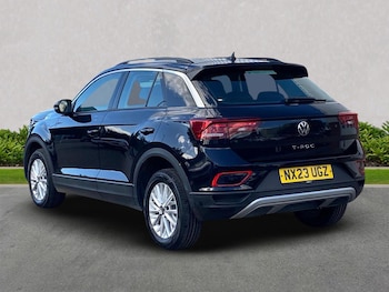 Used Volkswagen T-Roc 2023 for sale - 76070136: Photo 2