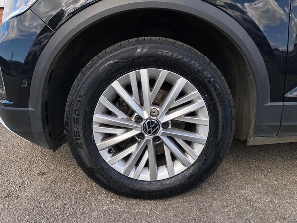 Used Volkswagen T-Roc 2023 for sale - 76070136: Photo 6
