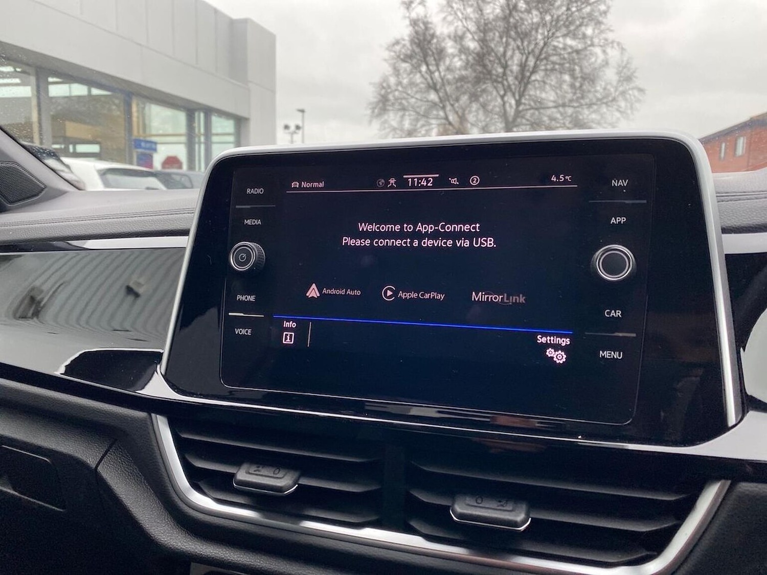 Used Volkswagen T-Roc 2022 for sale - 77062261: Photo 13