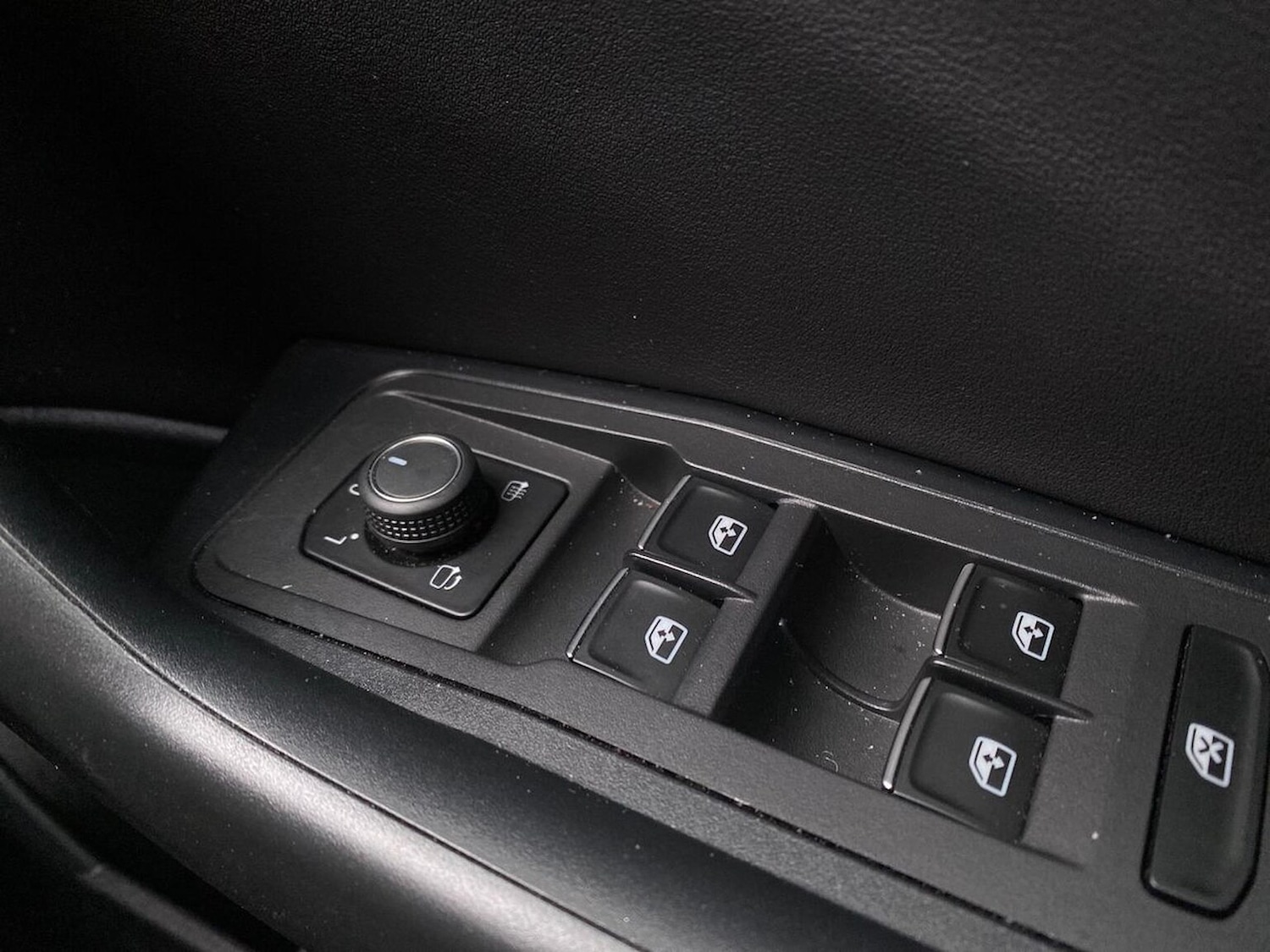 Used Volkswagen T-Roc 2022 for sale - 77062261: Photo 23