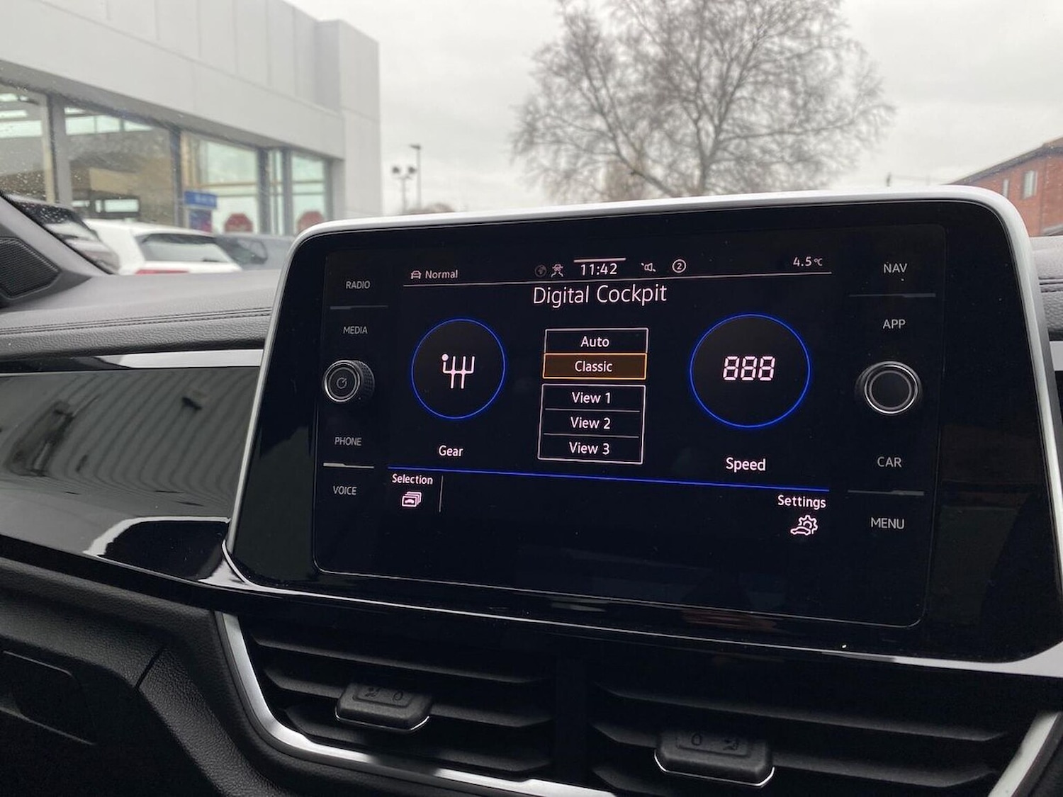 Used Volkswagen T-Roc 2022 for sale - 77062261: Photo 32