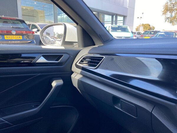 Used Volkswagen T-Roc 2023 for sale - 76115538: Photo 24