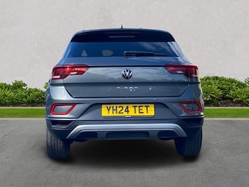 Used Volkswagen T-Roc 2024 for sale - 75712971: Photo