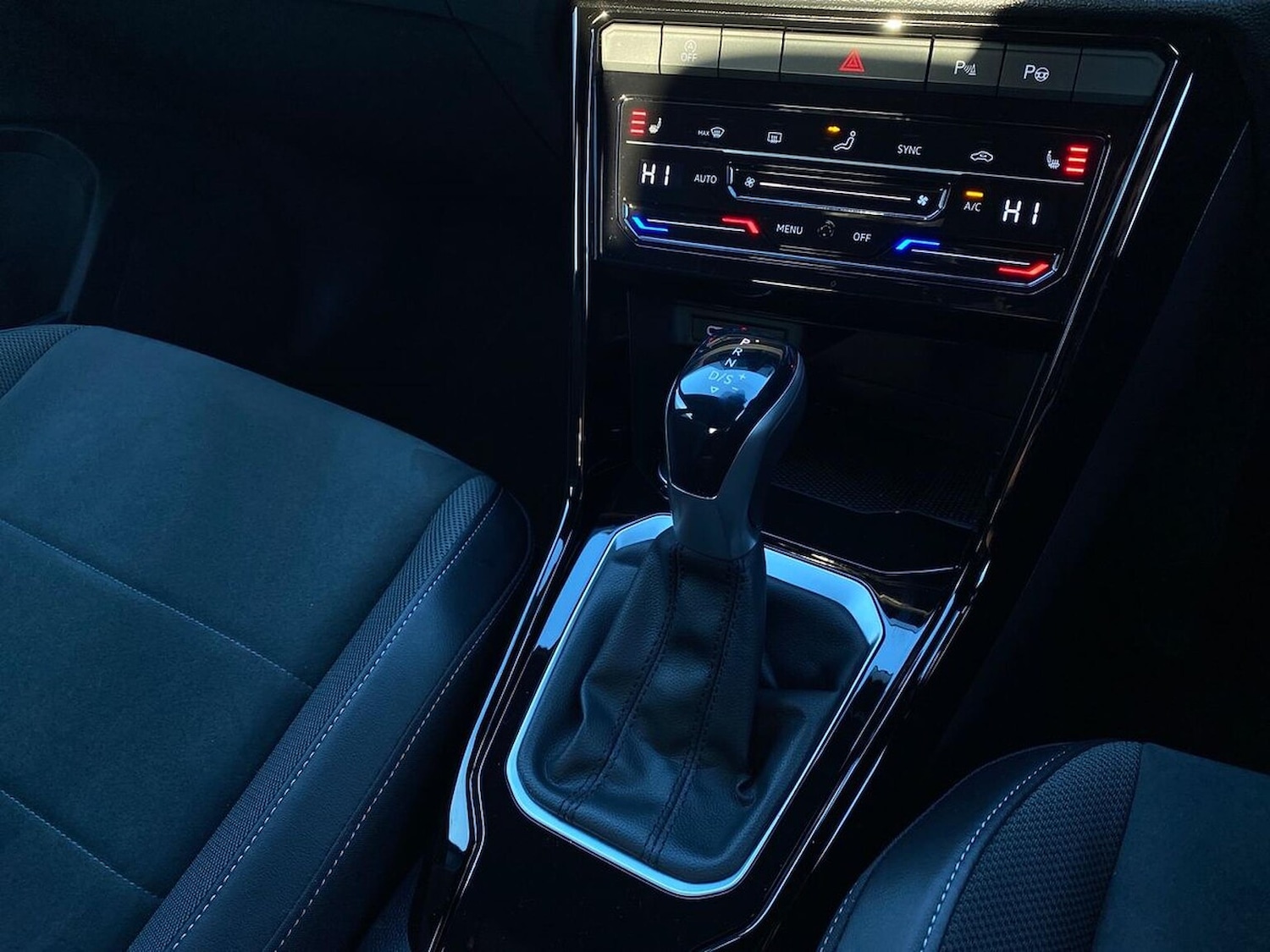 Used Volkswagen T-Roc 2022 for sale - 76794904: Photo 14