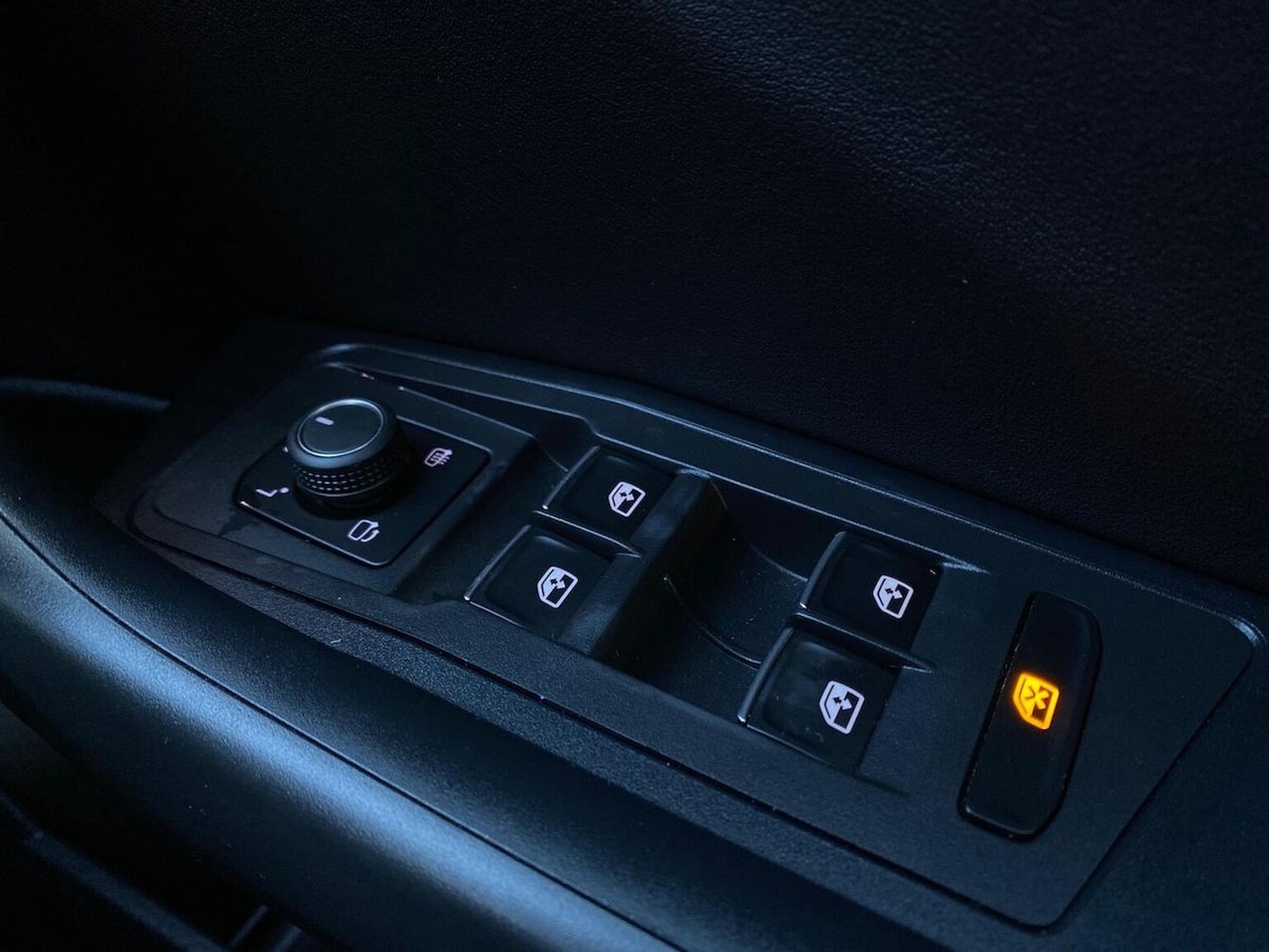 Used Volkswagen T-Roc 2022 for sale - 76794904: Photo 22