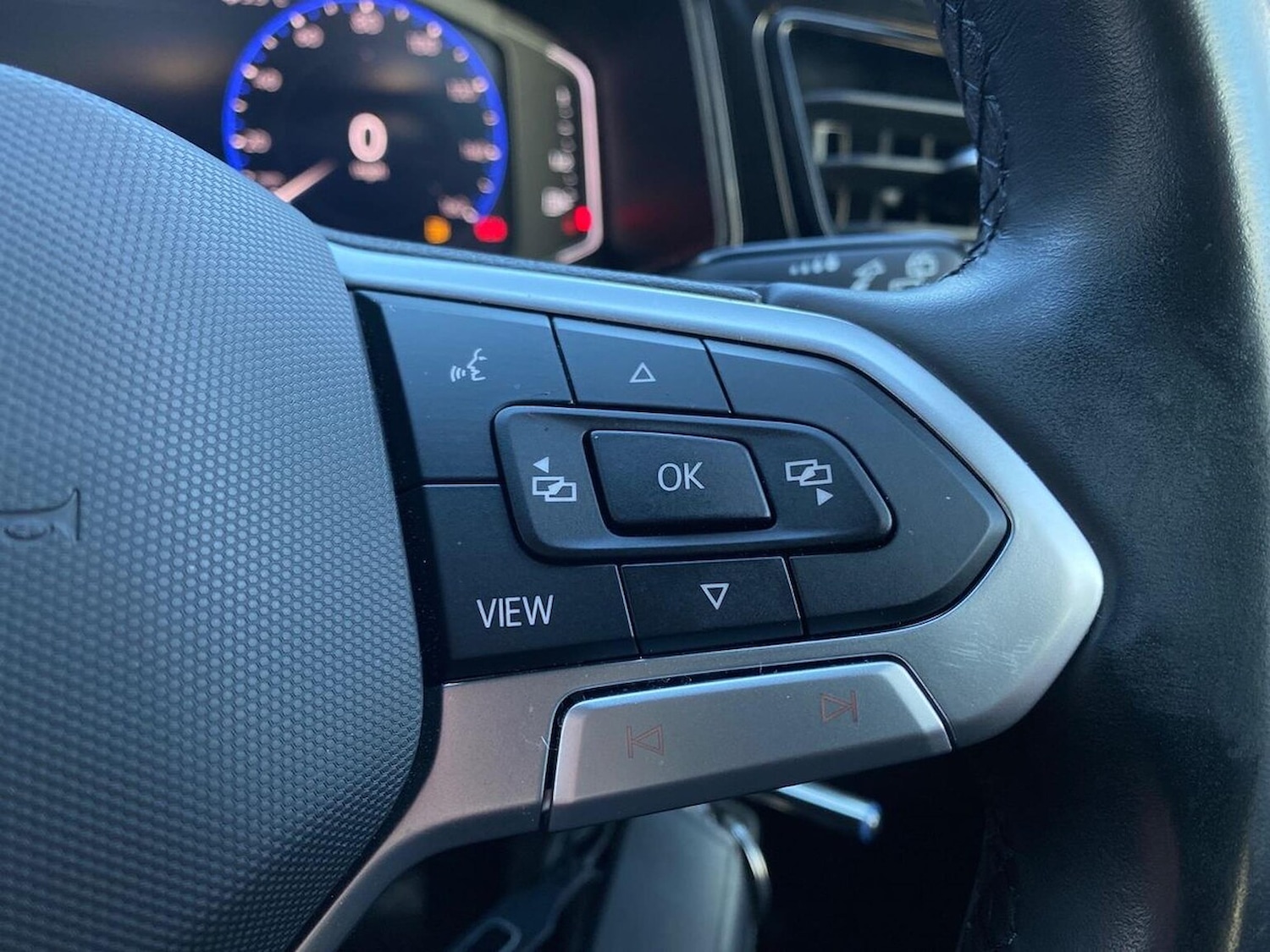 Used Volkswagen T-Roc 2022 for sale - 76794904: Photo 25