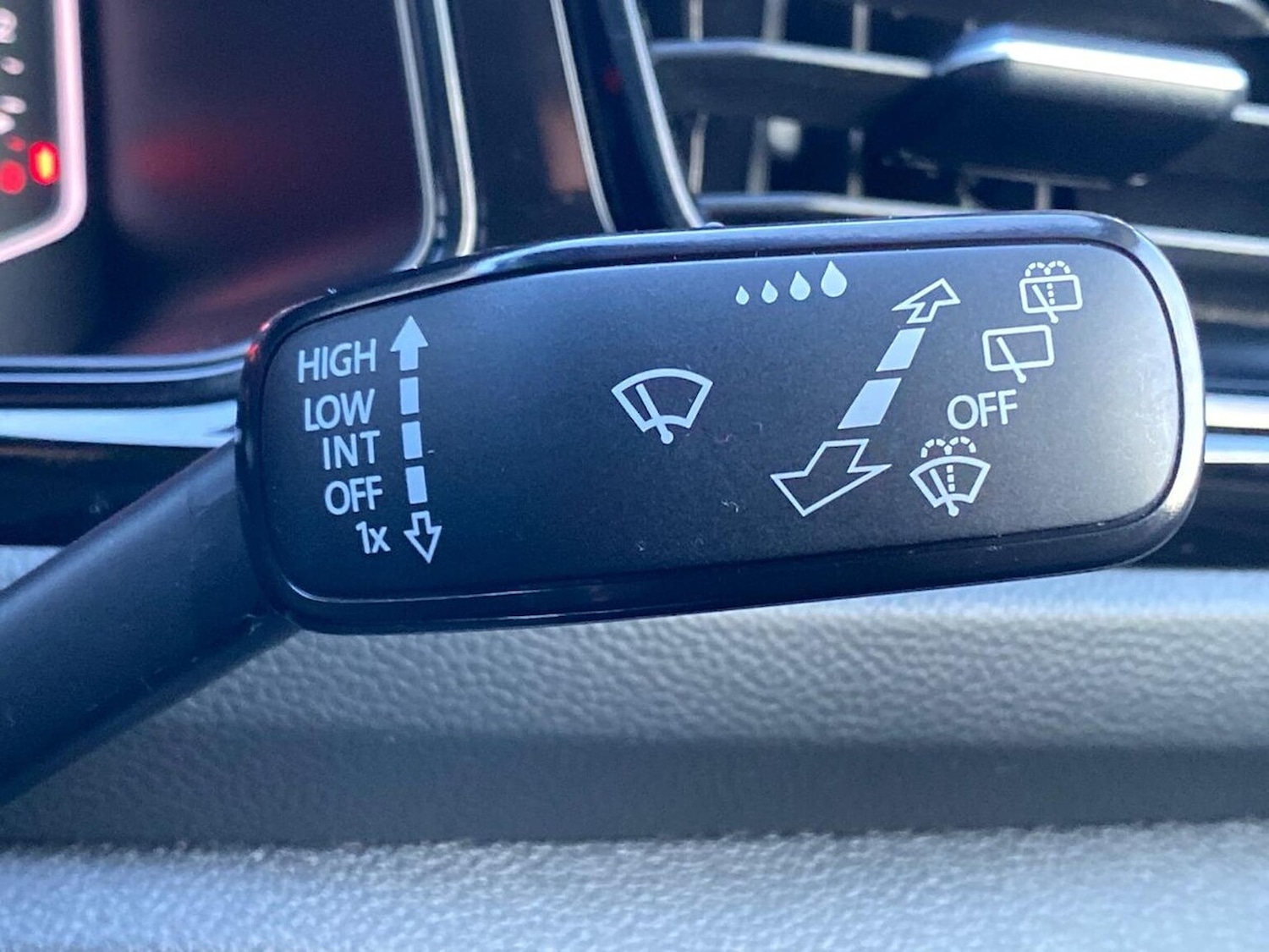 Used Volkswagen T-Roc 2022 for sale - 76794904: Photo 27