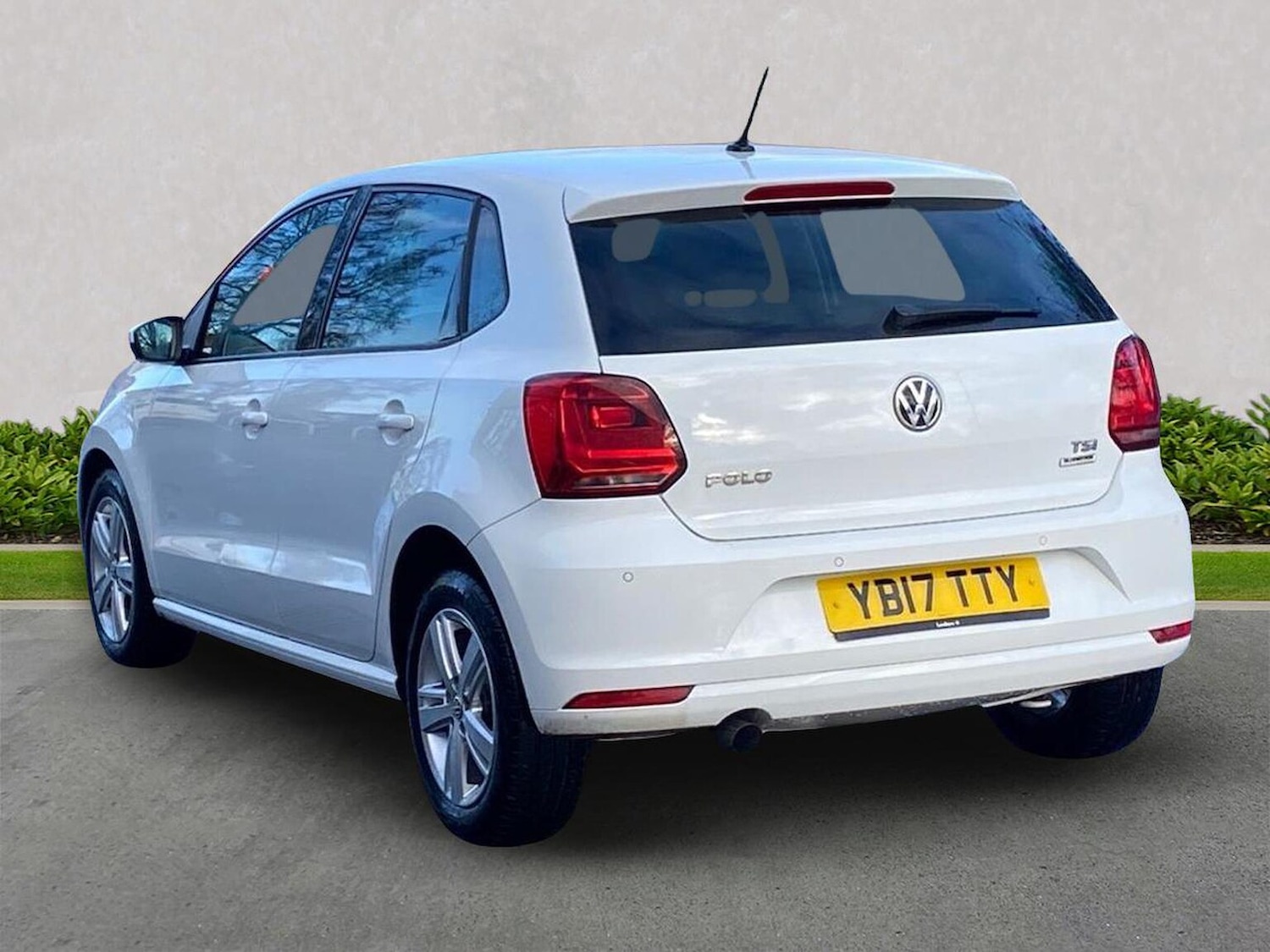 Used Volkswagen Polo 2017 for sale - 77487589: Photo 2