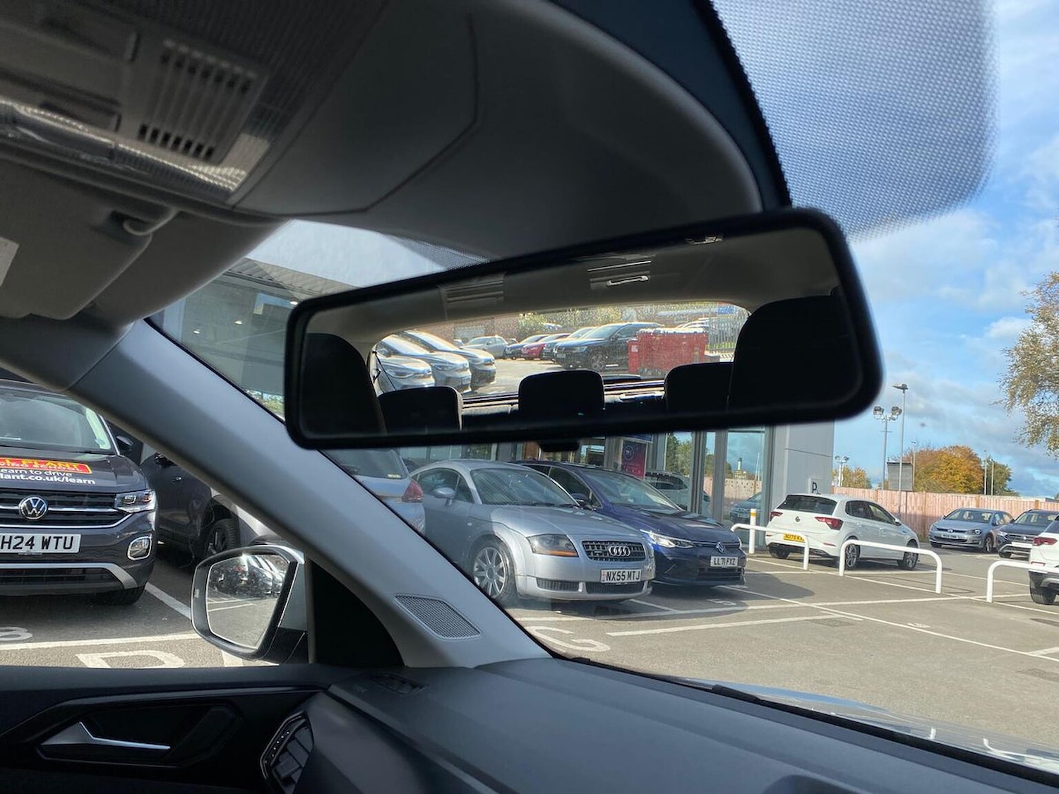 Used Volkswagen T-Cross 2020 for sale - 76383358: Photo 14