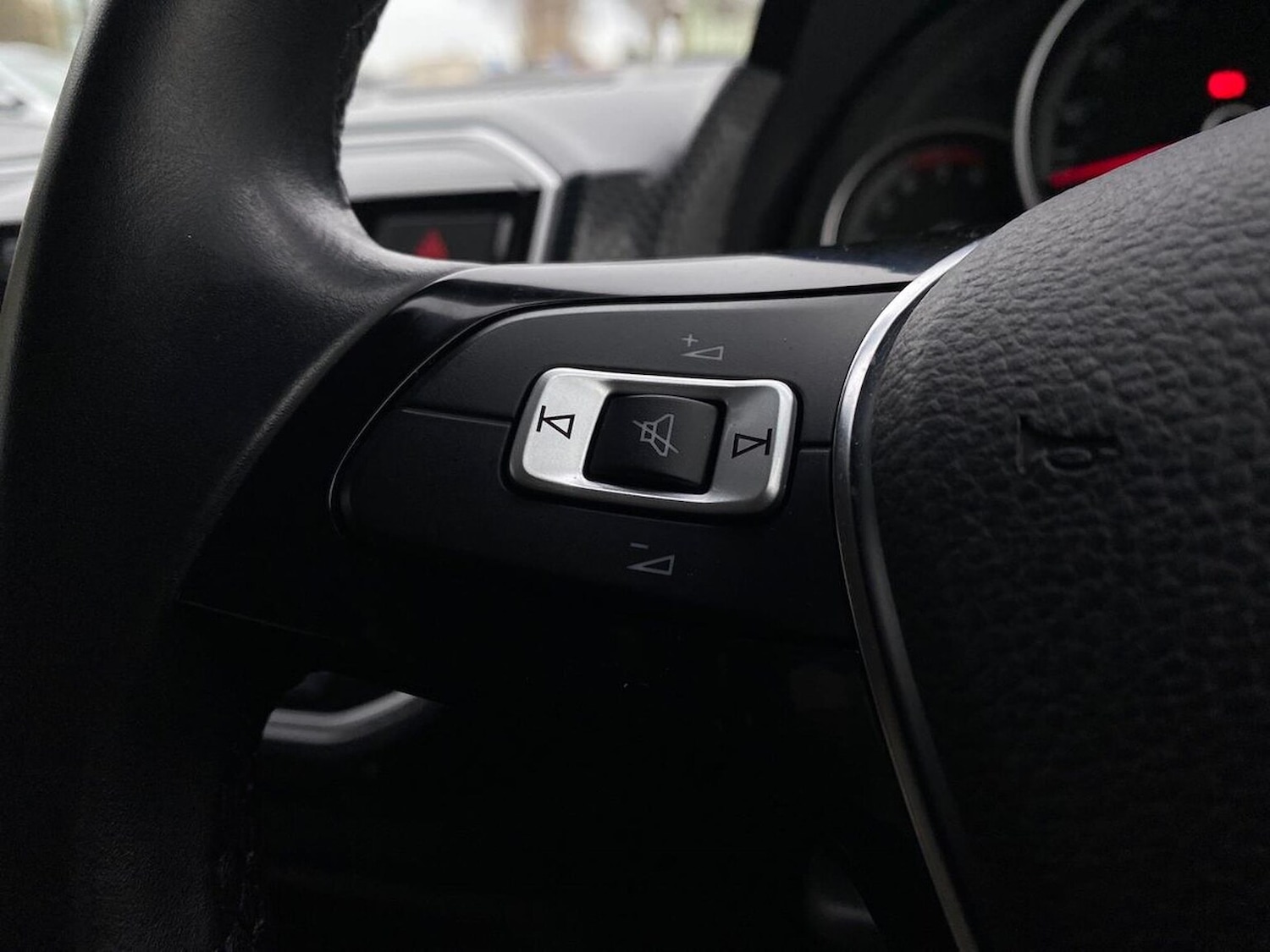 Used Volkswagen up! 2021 for sale - 76986984: Photo 25