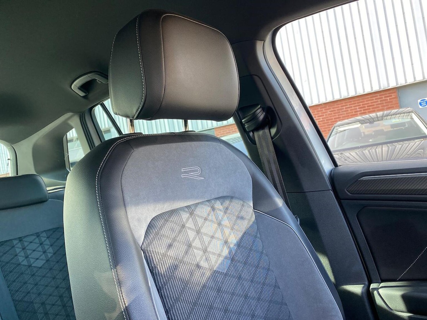 Used Volkswagen Tiguan 2022 for sale - 76422384: Photo 2