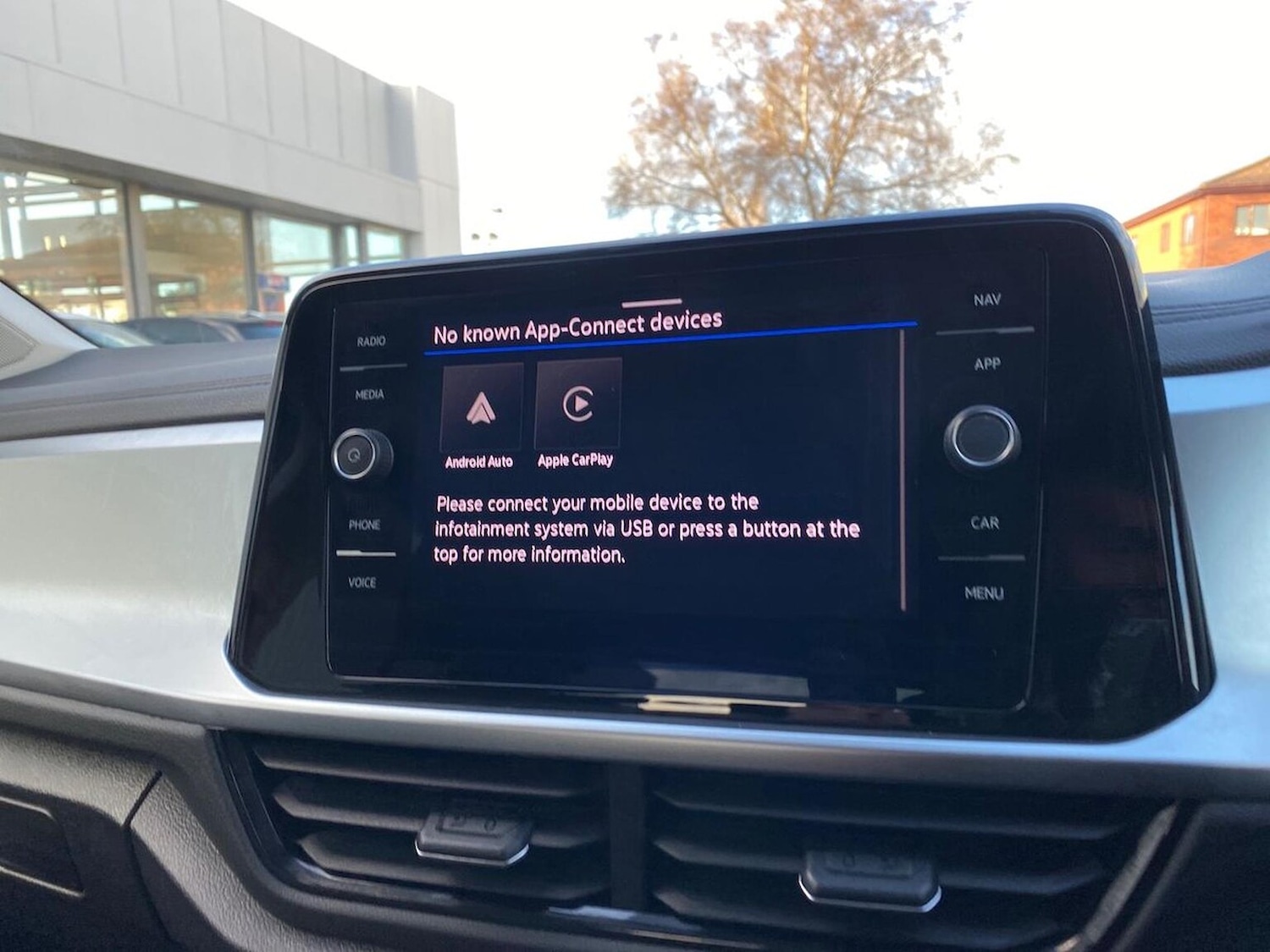 Used Volkswagen T-Roc 2025 for sale - 76605537: Photo 11