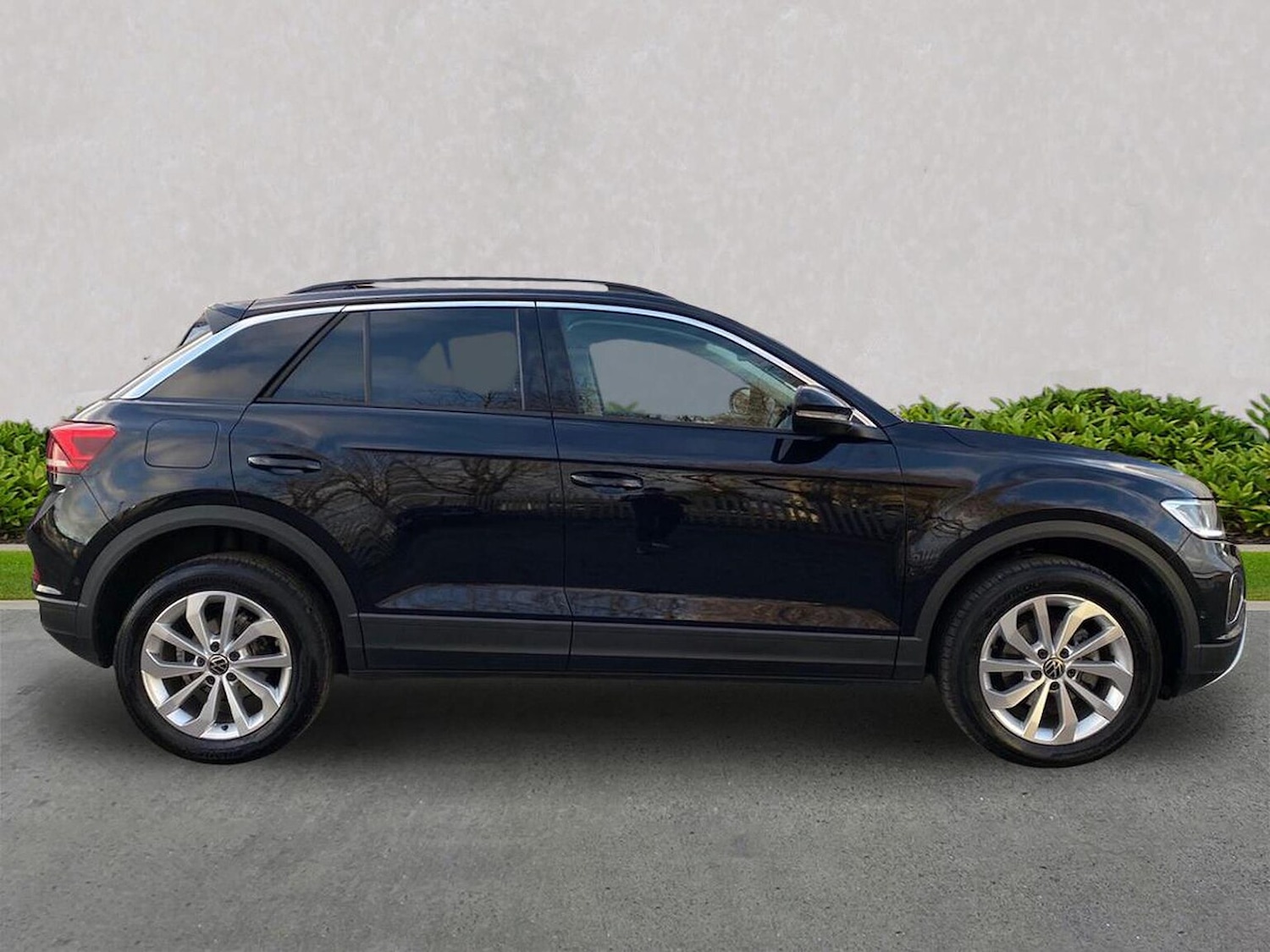 Used Volkswagen T-Roc 2025 for sale - 76605537: Photo 3