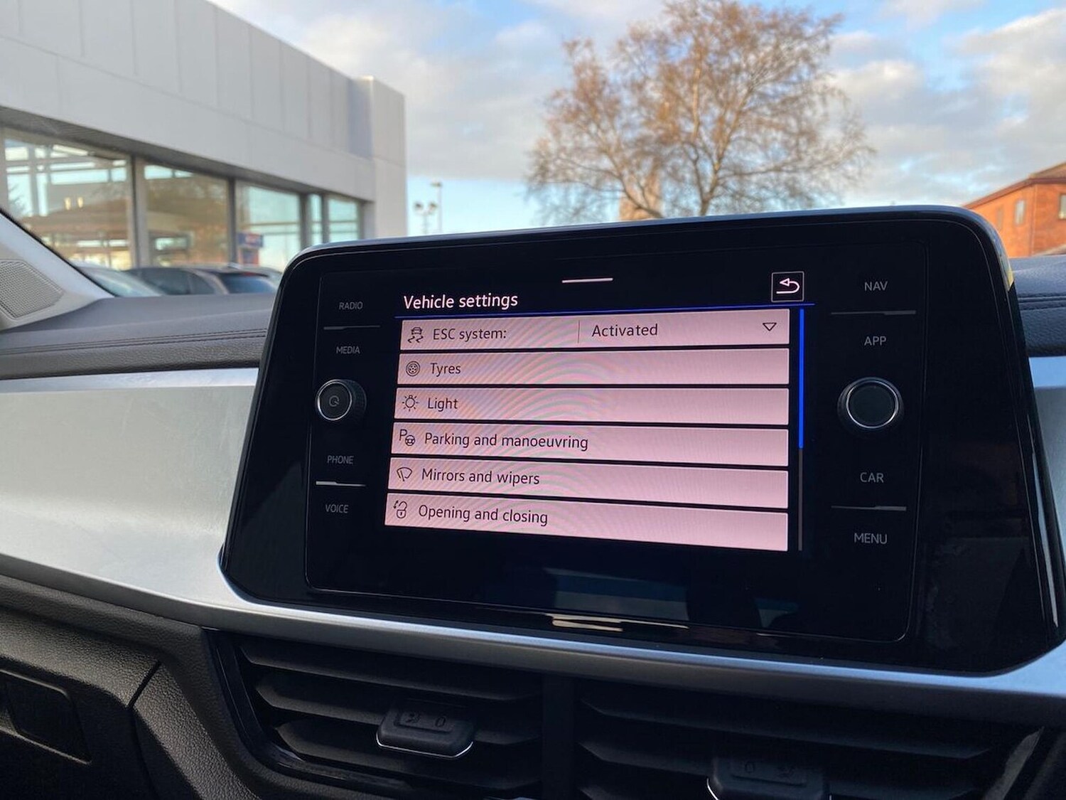 Used Volkswagen T-Roc 2025 for sale - 76605537: Photo 38