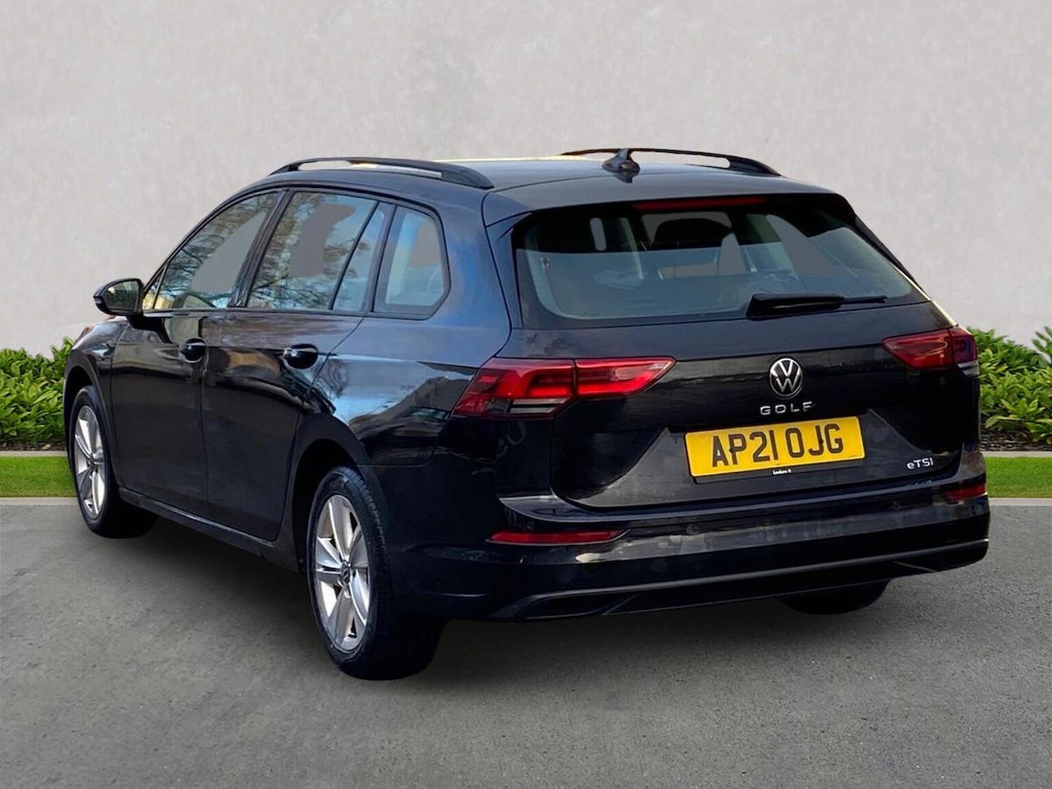 Used Volkswagen Golf 2021 for sale - 77073239: Photo 2