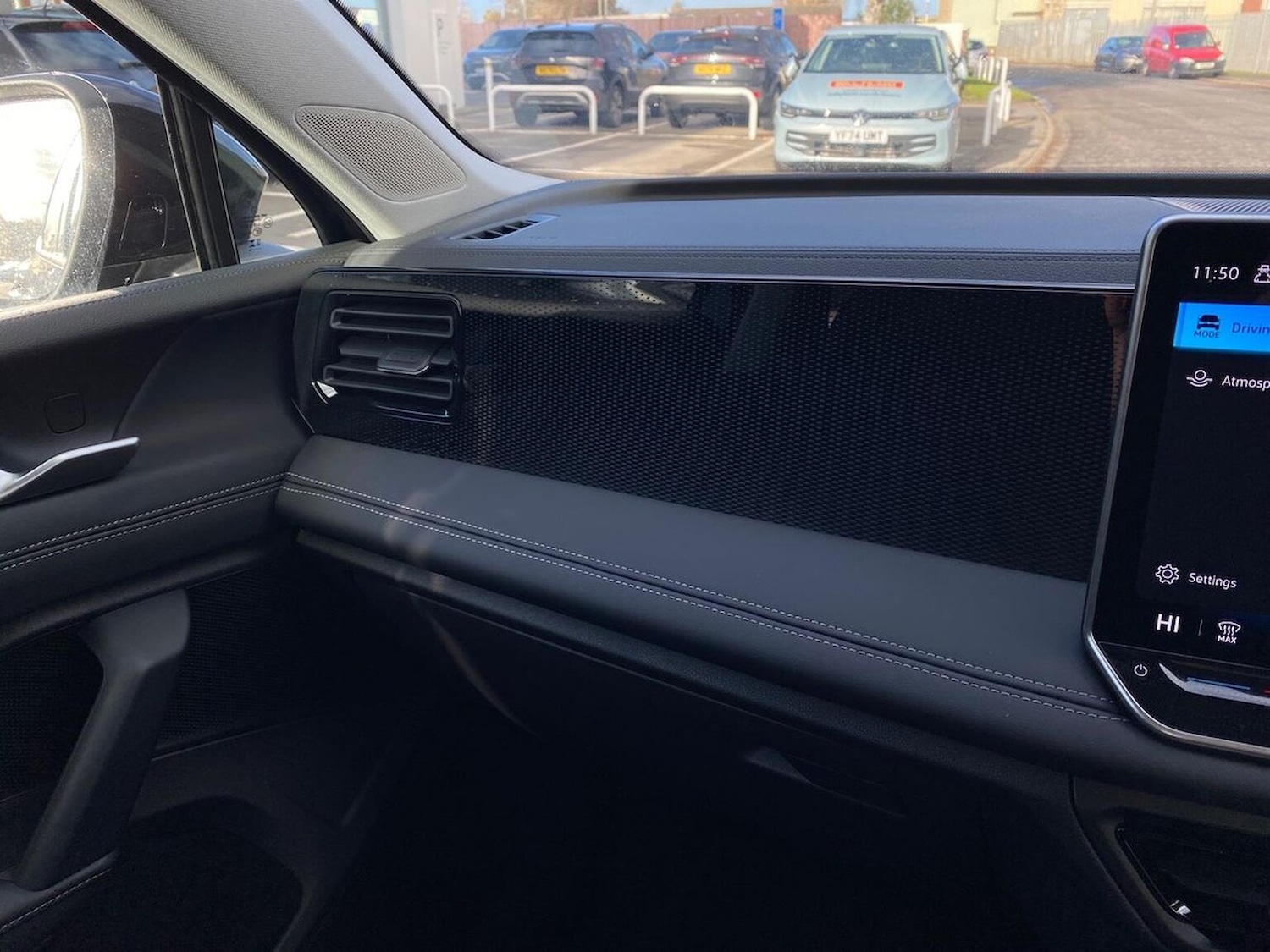 Used Volkswagen Tiguan 2024 for sale - 76600133: Photo 2