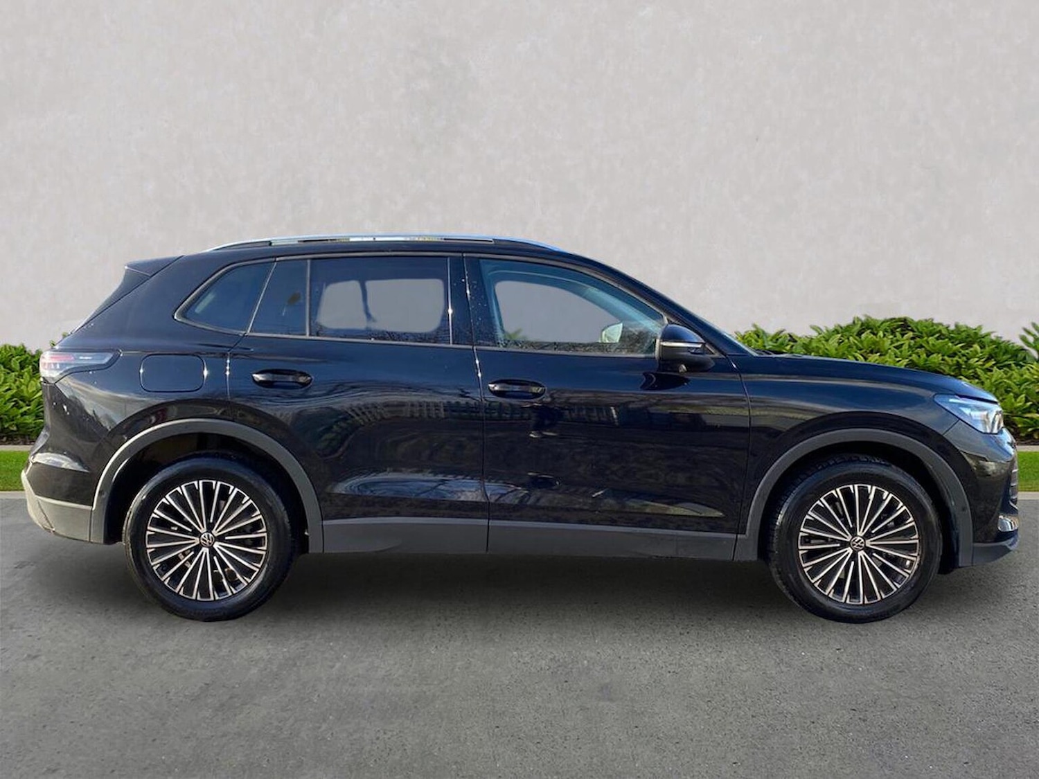 Used Volkswagen Tiguan 2024 for sale - 76600133: Photo 4