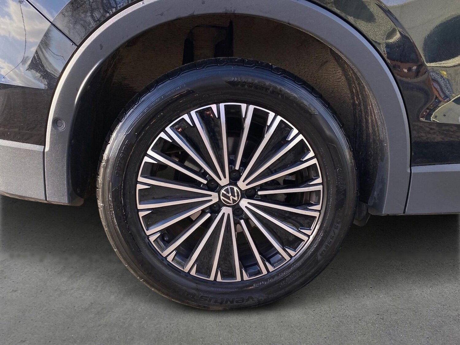 Used Volkswagen Tiguan 2024 for sale - 76600133: Photo 7