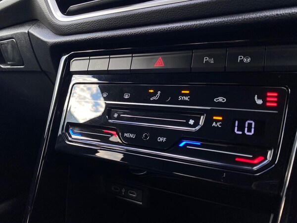 Used Volkswagen T-Roc 2024 for sale - 76211967: Photo 12