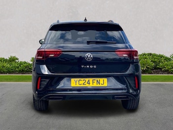 Used Volkswagen T-Roc 2024 for sale - 75550400: Photo