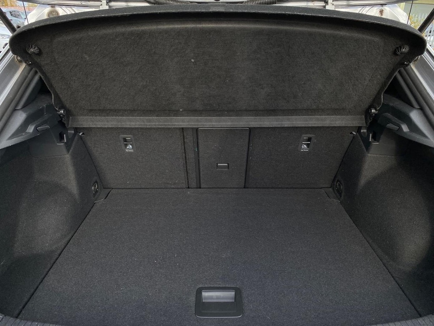 Used Volkswagen T-Roc 2022 for sale - 76741208: Photo 18