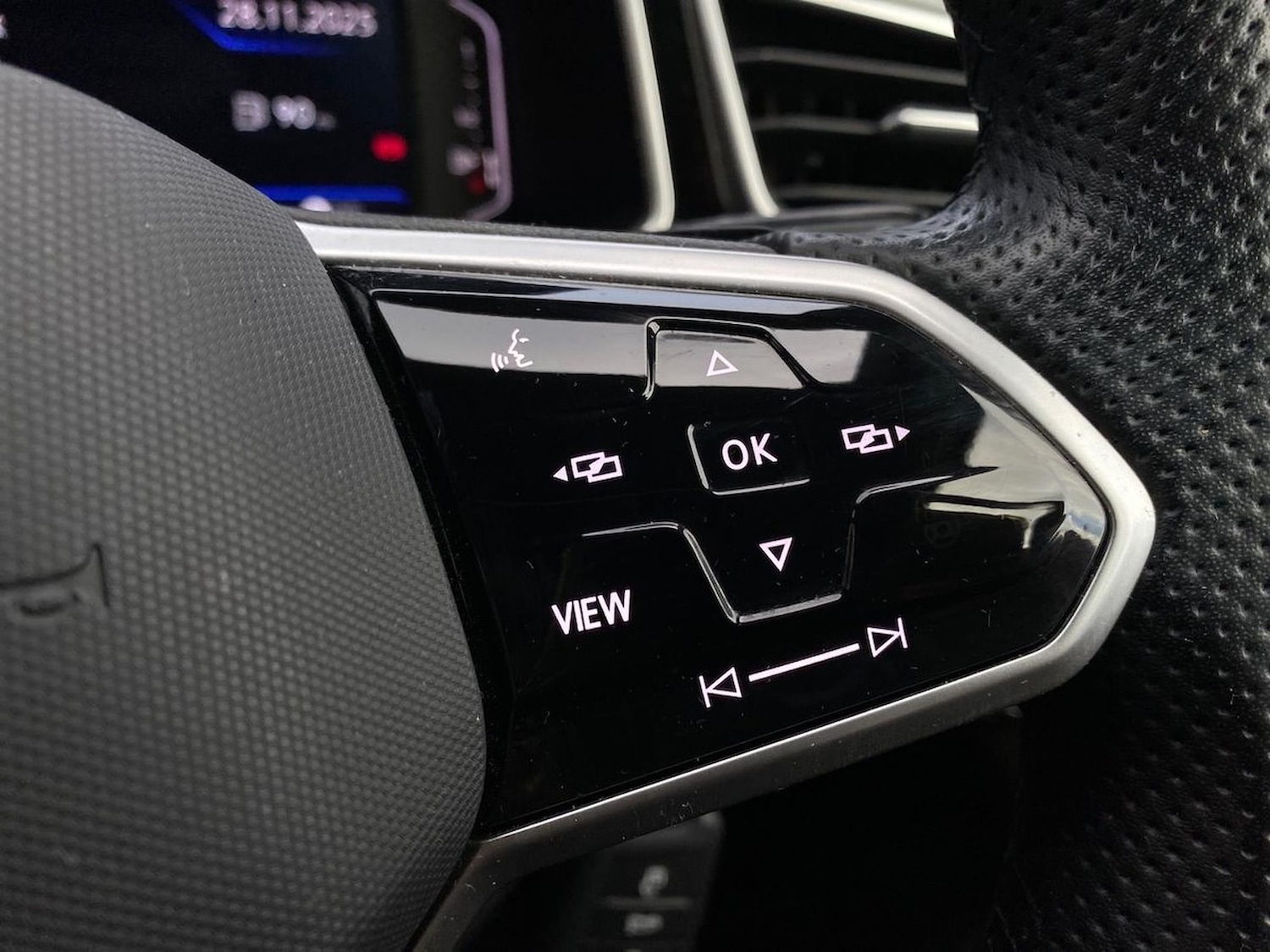 Used Volkswagen T-Roc 2022 for sale - 76741208: Photo 25