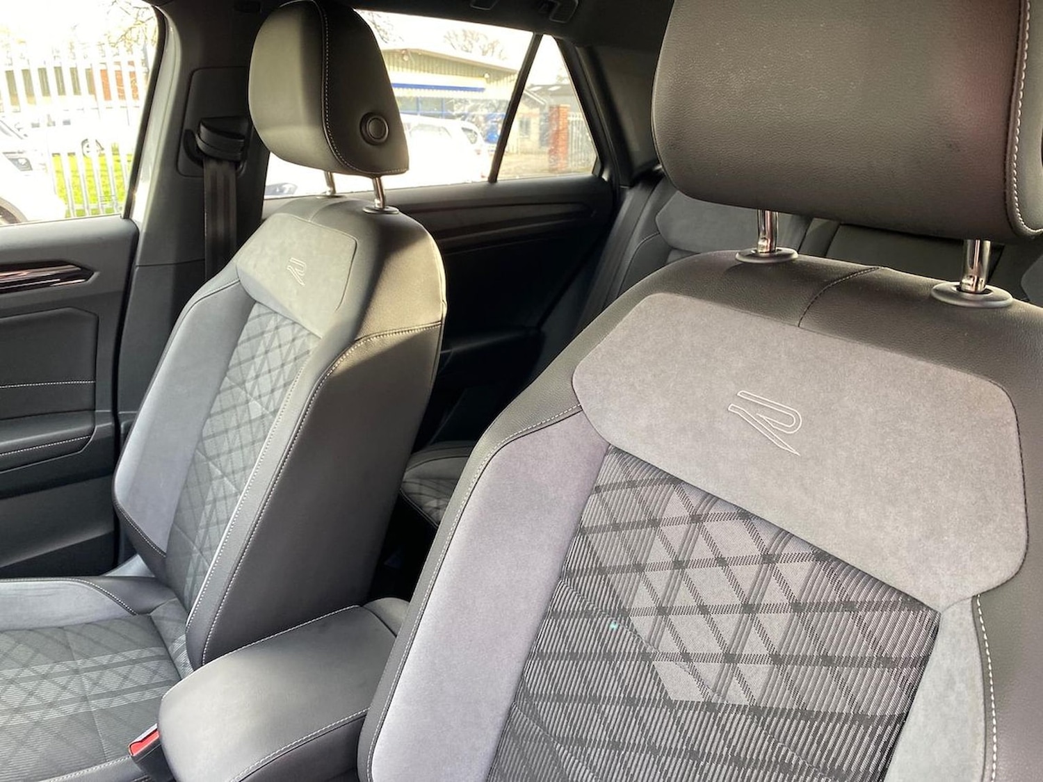 Used Volkswagen T-Roc 2022 for sale - 76741208: Photo 30