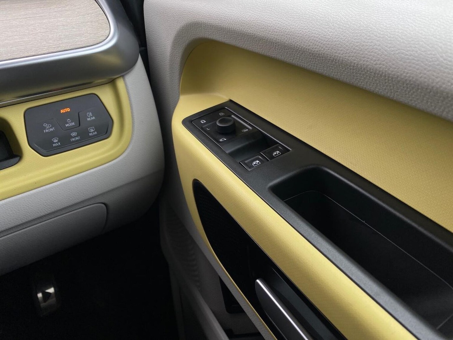 Used Volkswagen ID.Buzz 2023 for sale - 77872114: Photo 25