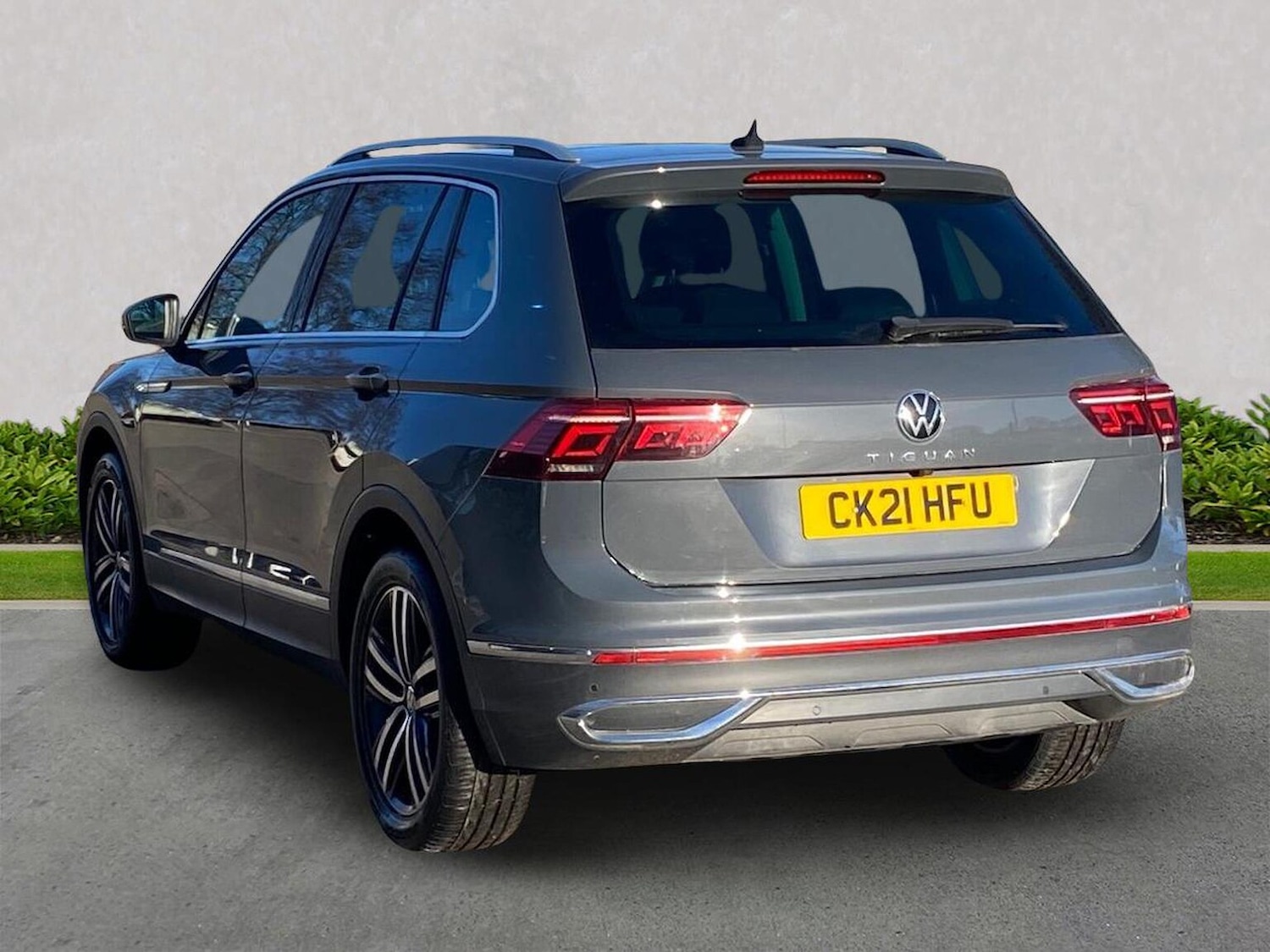 Used Volkswagen Tiguan 2021 for sale - 77089992: Photo 2
