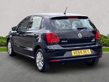 Used Volkswagen Polo 2015 for sale - 76181407: Photo 2