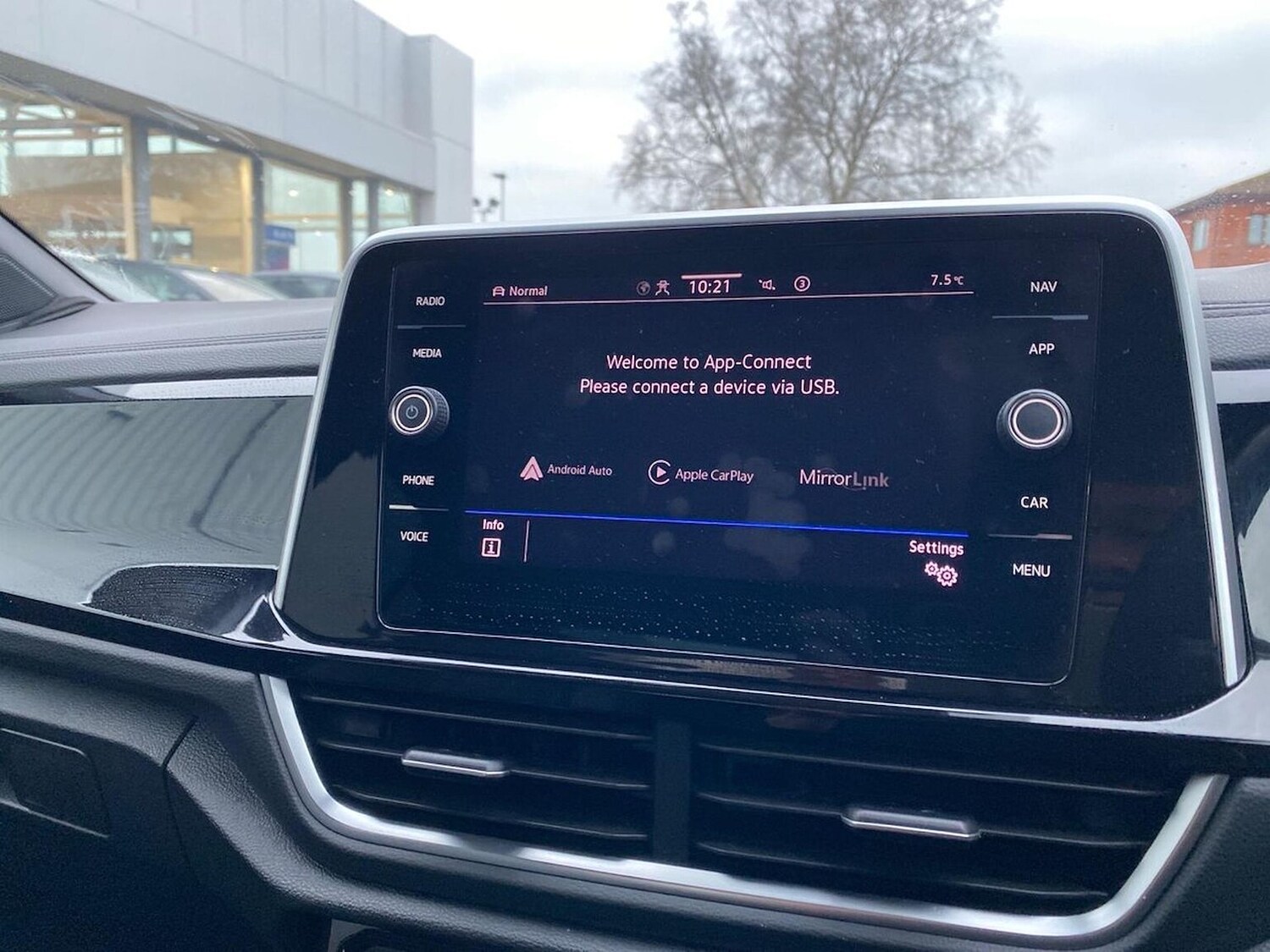 Used Volkswagen T-Roc 2022 for sale - 77487592: Photo 11