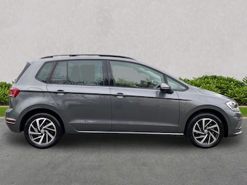 Used Volkswagen Golf SV 2020 for sale - 76492379: Photo