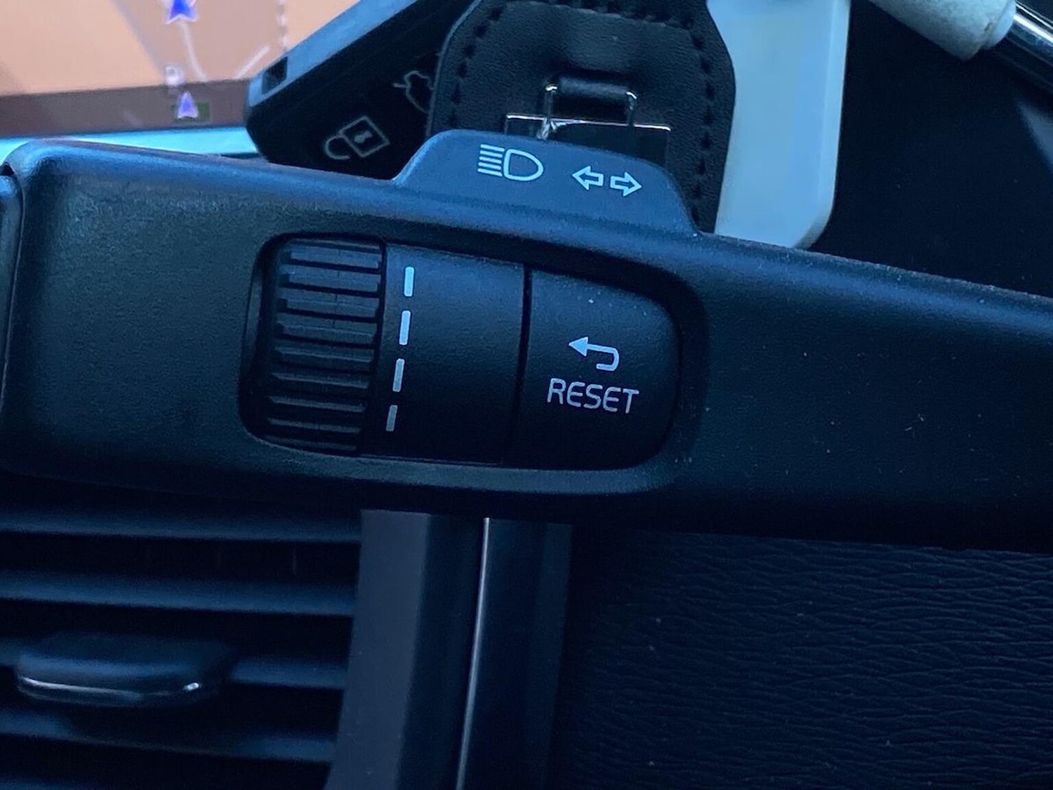 Used Volvo V40 2019 for sale - 76893261: Photo 28