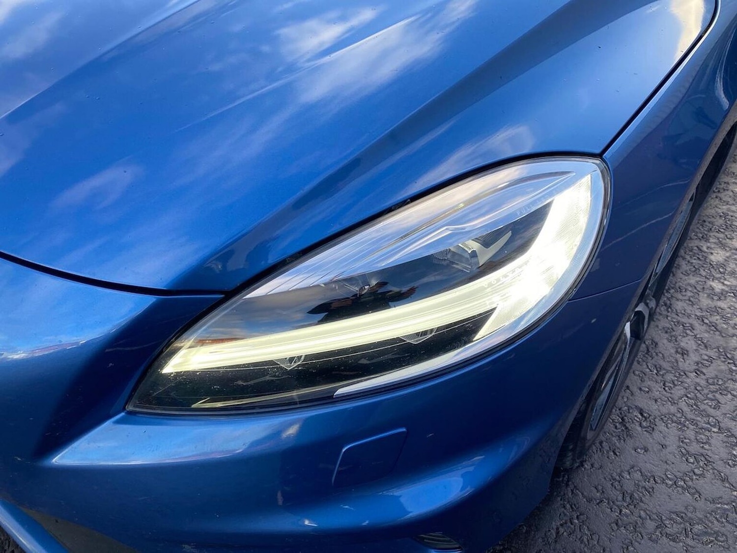 Used Volvo V40 2019 for sale - 76893261: Photo 32