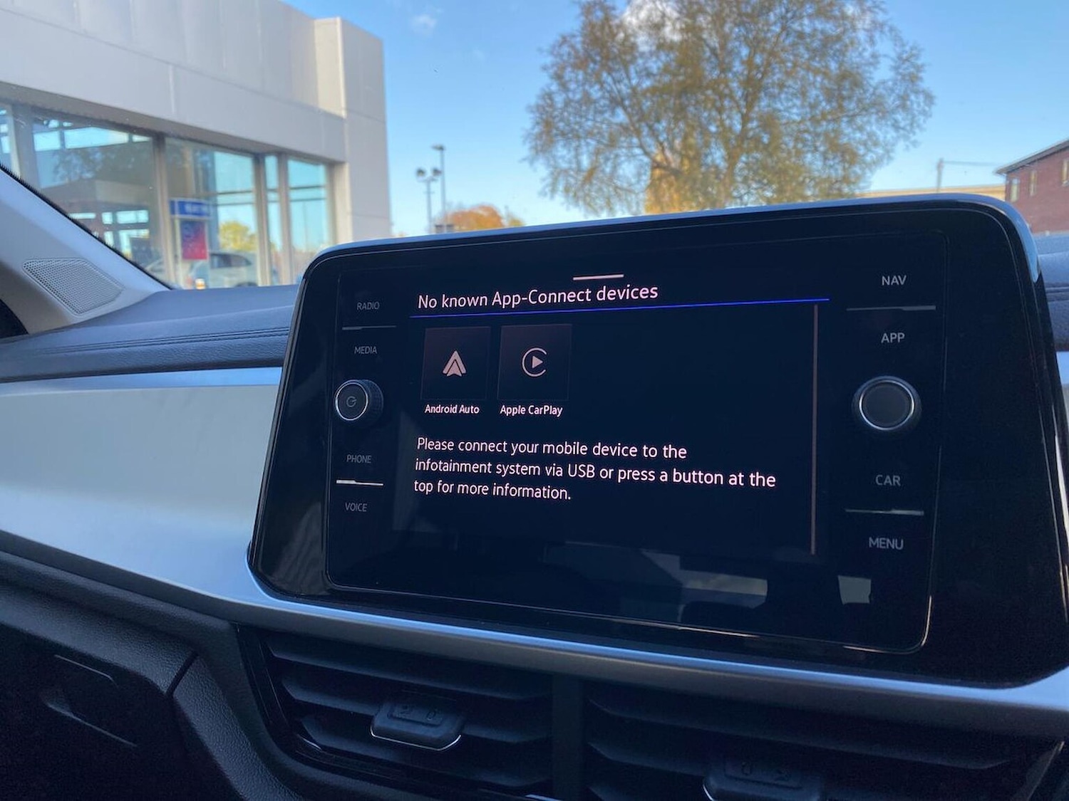 Used Volkswagen T-Roc 2025 for sale - 76396863: Photo 12